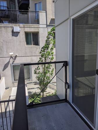 $2,690 / 1br - 797ft2 - Peacful nights on the rooftop and incredible fitness sessions at home! (Lower Queen Anne)63852483716609124