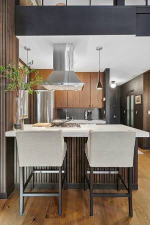 $1,250,000 / 1br - TWO STORY RENOVATED LOFT (New York)63945499932291122