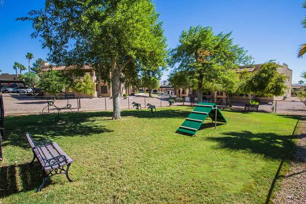 $1,052 / 2br - 905ft2 - EE206 Flamingo, $1000 de descuento en oferta especial de mudanza, 905 pies cuadrados, 2 habitaciones / 2 baños (Laughlin)63618564788739123