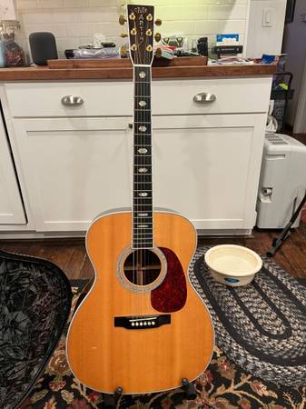 Martin J40-excellent condition. 1999 1