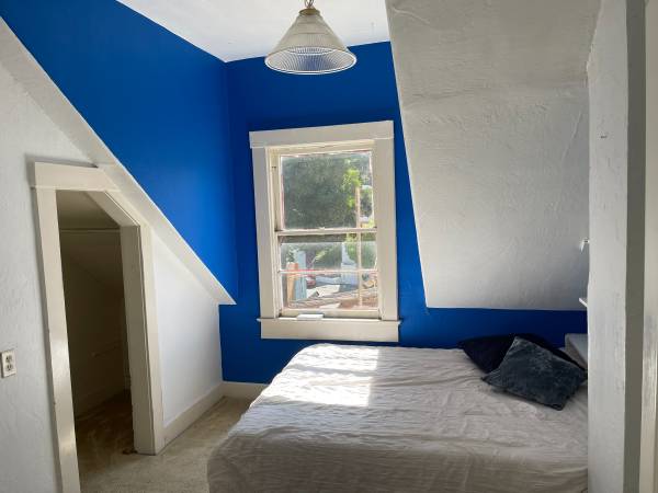 $875 / 7br - SMALL ROOM AVAILABLE IN LAKE MERRIT HOME (Utilities and 🐱 Included) (oakland lake merritt / grand)63682888634113124