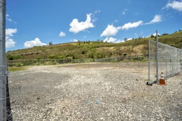$2,675 / 4000ft2 - Affordable Industrial & Commercial Storage Bunkers and Yards Spaces (Waikele)63939662208771124
