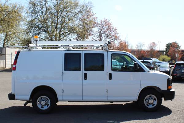 2015 Chevrolet Express 2500 - Un solo dueño, 78.365 millas reales - Excelente - $16.980 (Corvallis)63470783282307122