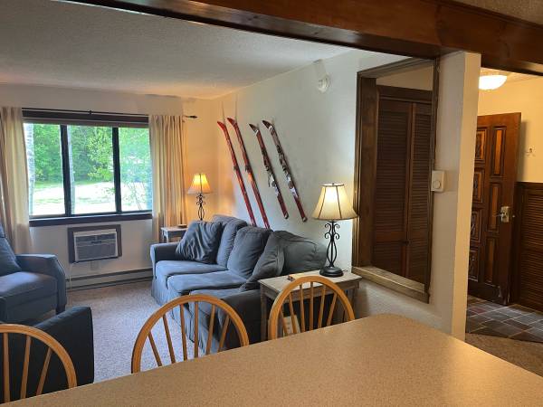 $2,400 / 2br - 750ft2 - Alquiler por temporada de invierno (Glen)63932060957826124