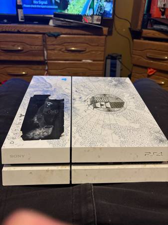 Ps4 does not work will turn on in then turn rigth off dont know how to fix 1