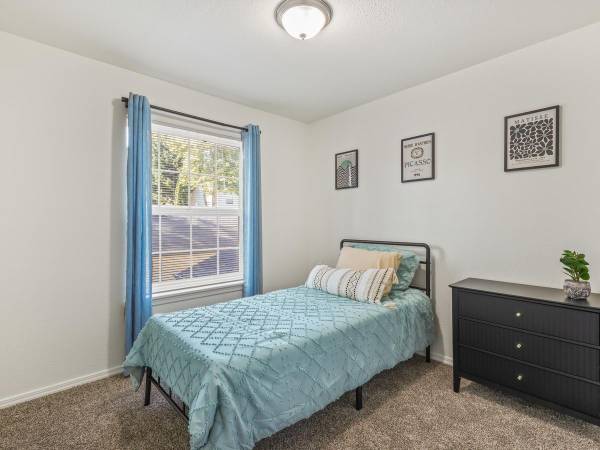 $1,475 / 2br - 870ft2 - Great 3rd floor with $500 off move in63831607806977122
