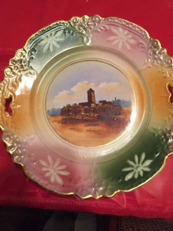 Lichtenburg castle scalloped plate 1