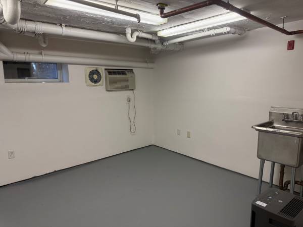 Solo estudios de arte disponibles (Needham)63818351829507124