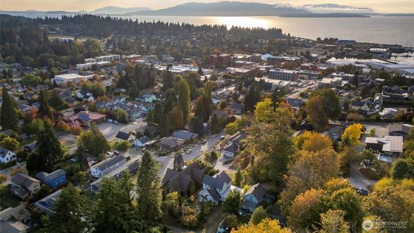 $975,000 / 4br - 2907ft2 - JUST LISTED | Historic Fairhaven Gem with Bay Views and Charm (Bellingham)64141618759297120