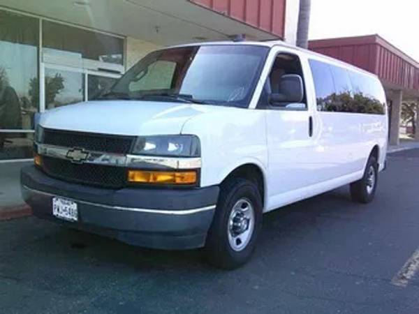 2018 Chevrolet Express 3500 - Photo 4