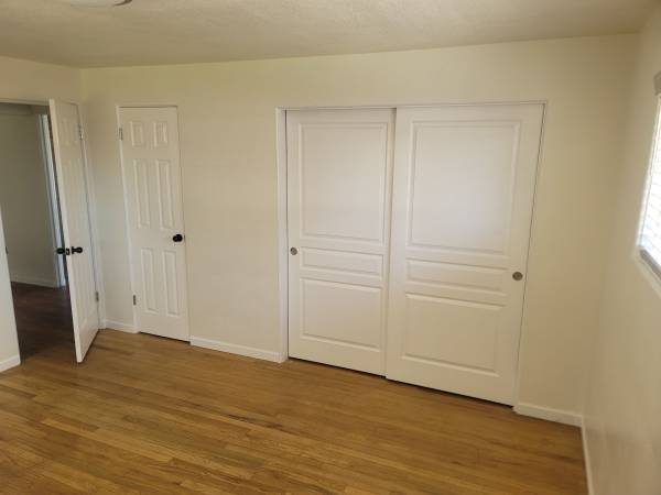 $1,850 / 2br - 1550ft2 - “Amplio dúplex de 2 dormitorios con sótano y garaje – ¡a pie del parque Howard Amon!” (Richland)63811290396035124