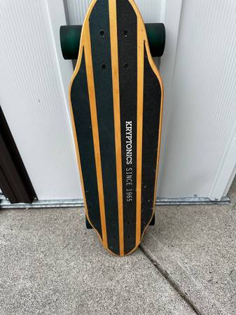 KRYPTONICS SKATEBOARD 1
