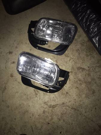 Front Fog Lights For 10-18 Dodge Ram 2500 3500 + 2009-2012 1500 1
