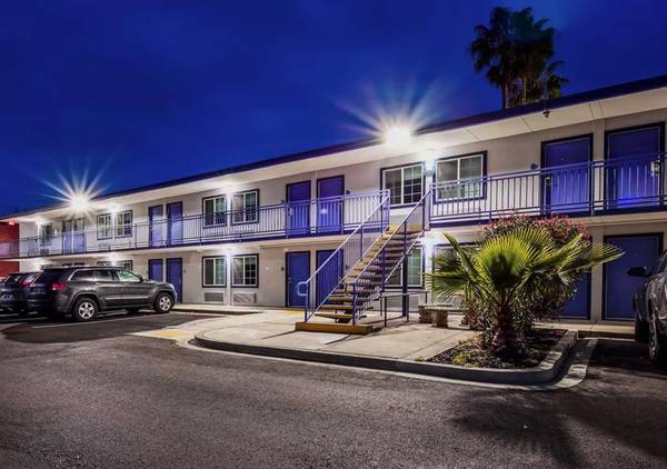 $550 / 1br - FLAT WEEKLY RATE - FURNISHED 1B! Outdoor Pool - Cal Expo Neighborhood (Sacramento)63961337465090122