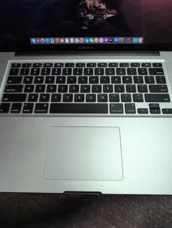 Mac Book Pro - $200 (Levittown)63443042883969121