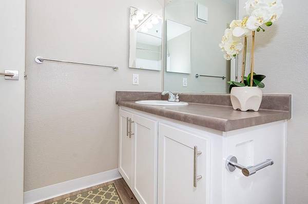 $2,149 / 1br - 610ft2 - Gestión Profesional en el Sitio, Espacio de Almacenamiento Abundante (concord / pleasant hill / martinez)63664202796419121