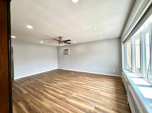 $1,300 / 2br - 1200ft2 - UPPER AVAILABLE 7/1 $1200/month (Buffalo)63925204467587121