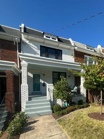 $899,000 / 3br - 2400ft2 - 3 Br 3 1/2 Ba + Den + Vaulted ceil + Fin bsmt w/ 2nd kitchen + garage (Petworth)64199873589121122