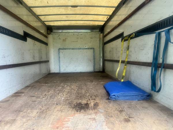 16 FOOT BOX TRUCK FOR SALE - $13,000 (Lithonia)63621327102721123