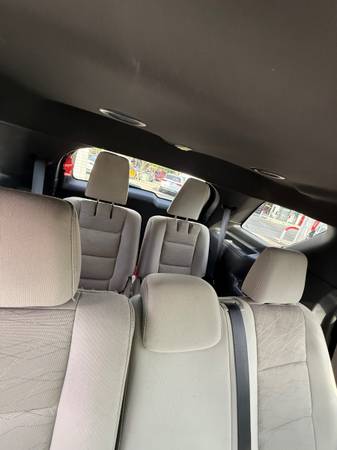 Explorer SUV AWD Ford 2015 - $9.995 (brooklyn)63614395429377123