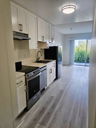 $2,045 / 1br - Gorgeous Jr. 1 BR Units just a quick hop to Lake Merritt! (oakland lake merritt / grand)64030488953218121