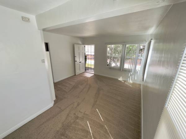 $2,250 / 1br - 1 habitación en Pacific Beach en Grand Avenue! $500 de descuento en el segundo mes de alquiler (San Diego)63663904756483123