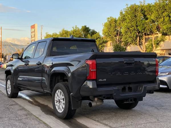 2024 Toyota Tacoma 4x4 4WD - Photo 2