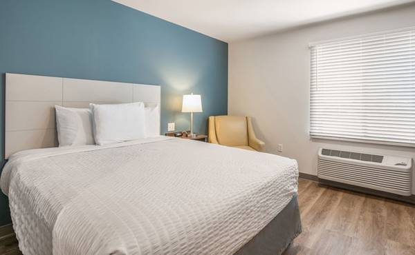 $1,904 / 1br - Call Today for Exclusive Monthly Specials - No Lease, No Deposit! (5001 W 79th Street, Burbank, IL)63960013083779123