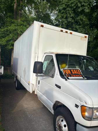 2002 Ford E-350 16ft - Photo 6