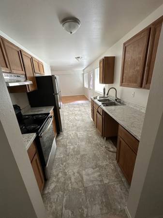 $1,349 / 2br - 1000ft2 - 2-Story Townhouse With Garage - WEAVERVILLE #12 (Weaverville)63972530402690124