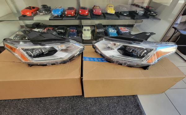 Genuine GM Traverse LED Headlight Assembly Set 2018–2021 (LT/LS/LTZ 1