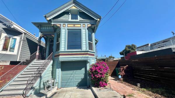 $3,600 / 3br - 2000ft2 - Charming Queen Anne Style Victorian Duplex Upper unit - 3 bd and 2 ba (oakland west)63847024127363120