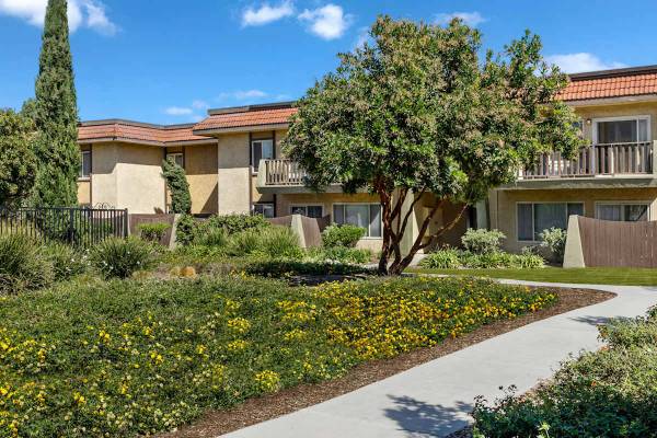 $1,930 / 1br - 708ft2 - Private Patio or Balcony, 24/7 Online Resident Portal, Gas Range (201 West Vineyard Ave, Oxnard, CA)63981244645634120