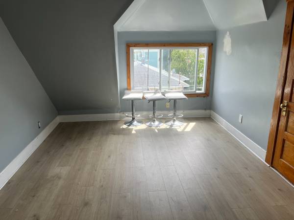 $2,400 / 3br - XL Spacious 3BR/1BA with extra office room, Heat Included, Lowell (Lowell)64034777112578121