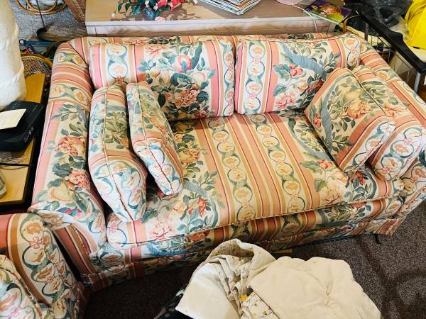 Loveseat 1