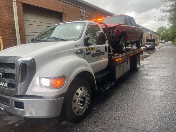 2004 Ford F-650 - Photo 11