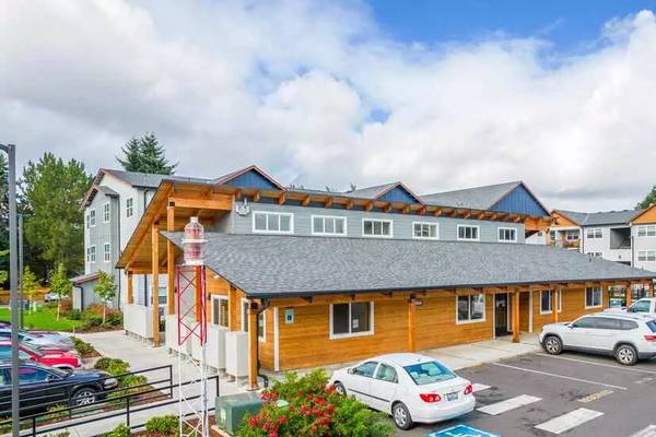 $1,699 / 3br - 1183ft2 - Come tour our beautiful 3 bed, 2 bath! Full size washer and dryer! (Vancouver)63831397959937122
