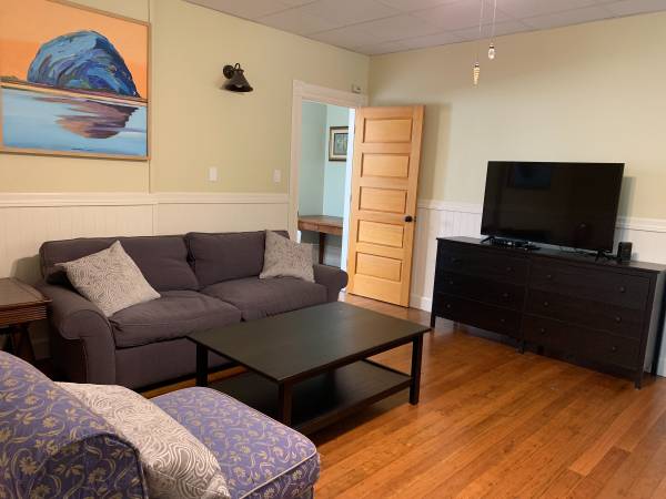 *Gorgeous apartment, deck and patio in Grand Victorian near Plaza!* 1