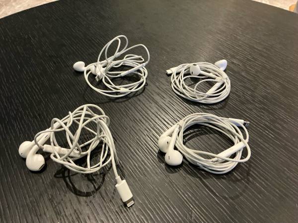 Apple wired EarPods 1