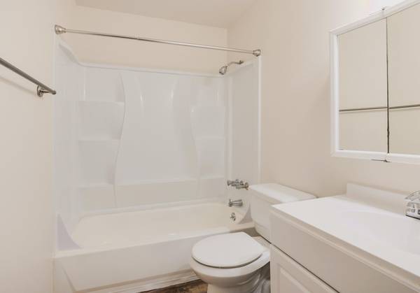 $1,400 / 2br - Instalaciones de lavandería las 24 horas en el lugar, admitimos mascotas - Dos dormitorios (Portland)63820707723905123