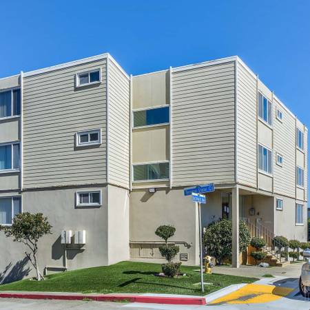 1 bedroom, Private Balcony, High-Speed Internet 1