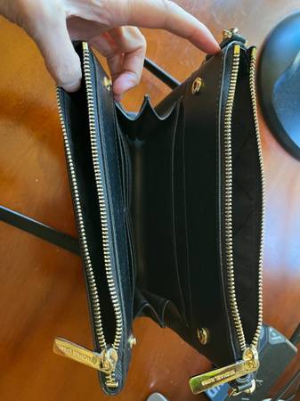 Michael Kors cross-body purse - $50 (Finn Hill)63471361673857121