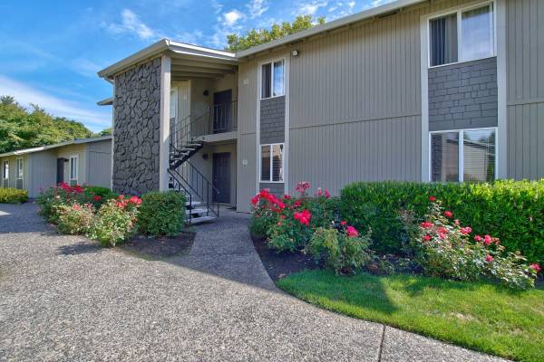 $1,449 / 2br - 803ft2 - 🏡How home should feel!🏡 1 Month Free!! 🥳🥳 (5400 Southwest 180th Avenue, Aloha, OR)63914737535490123