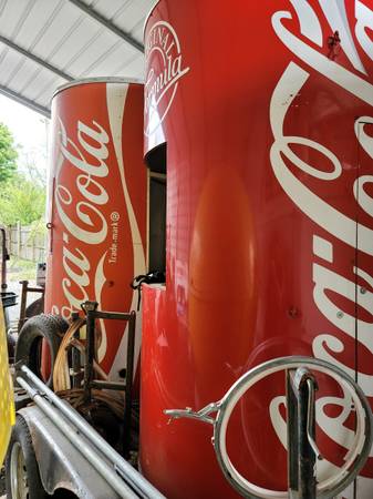 2 coke can concession stand trailer 1