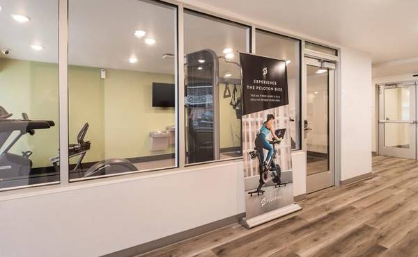 $1,904 / 1br - Managers Special for Your First Month - A Smart Apartment Alternative! (200 NE 104th Ave, Vancouver, WA)64039222861313124
