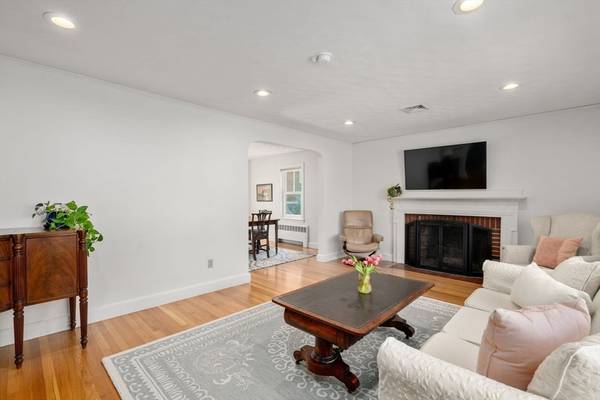 $4.800 / 3 habitaciones - 2091 pies² - 19/9 SIN COMISIÓN. Casa independiente de 3 habitaciones y 2 baños cerca de escuelas destacadas, piscina y biblioteca (BELMONT)63227451536385122