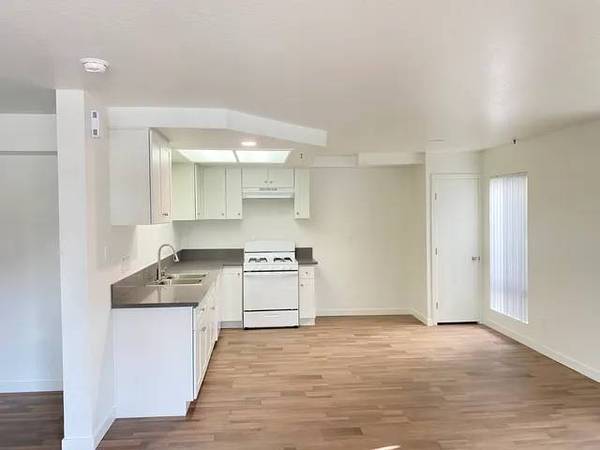 $1,270 / 1br - ***REMODELADO 1 Dormitorio/1 Baño más oficina --- Cerca de la PLAYA*** (San Francisco)63667856651651122