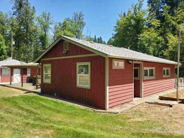$399,900 / 3br - 1592ft2 - 3 bd 3 bath home on 1.56 Acres (Glendale, Oregon)63972528641283124