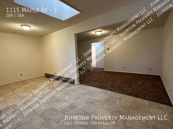 $1,345 / 2br - 900ft2 - Single-Level Nampa Apartment w/Garage & Sunroom (1115 Maple Street #1 - Nampa)63794895811075123