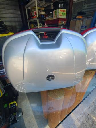 GIVI MONKEY SIDE CASES! 1